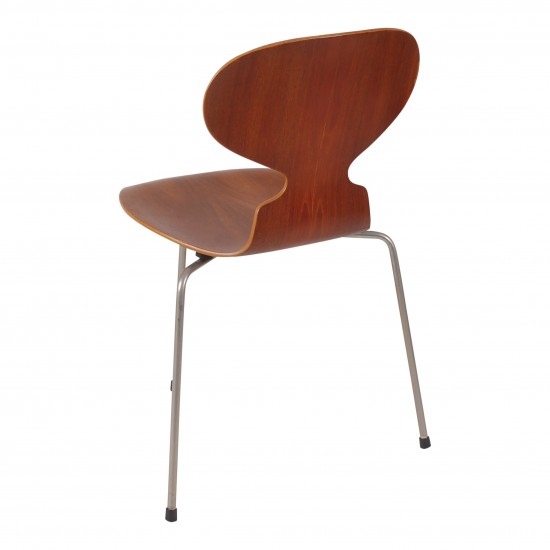 Arne Jacobsen Myren model 3107 udf rt i teak tr